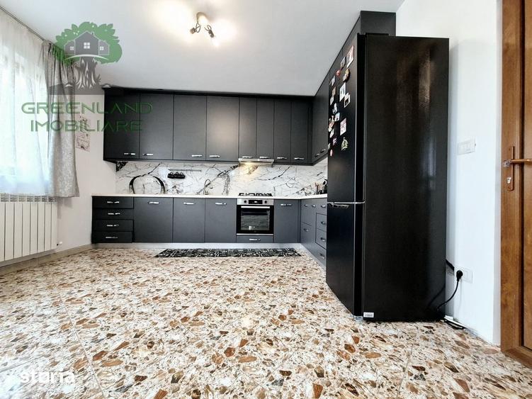 Casă cu 5 camere cu Teren 4000 Mp în Tomești