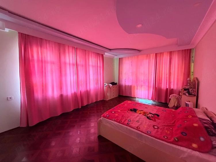 Spațiu comercial, de 900 mp, în Mineri
