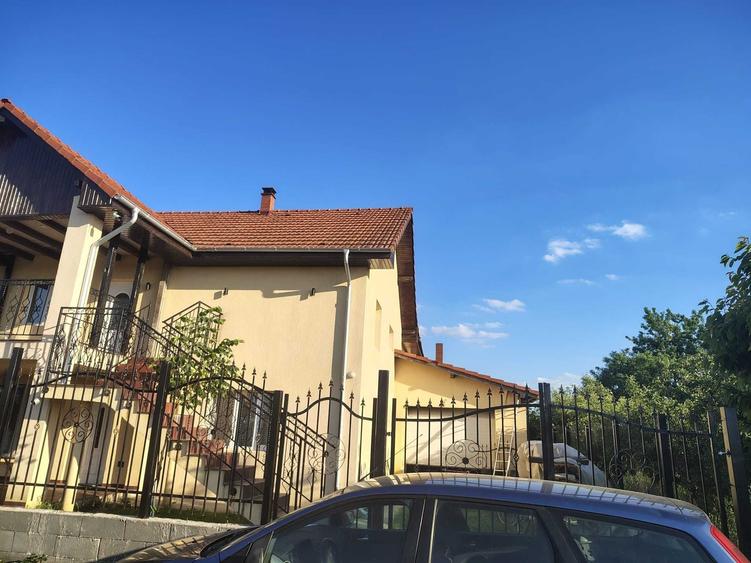 Casă cu 4 camere în Mărtinești