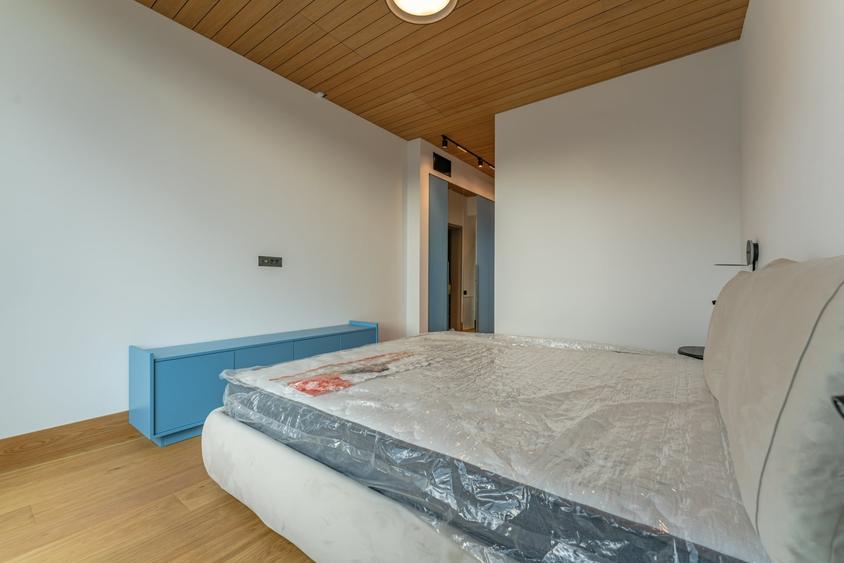 Apartament cu 4 camere decomandat, mobilat în Ultracentral