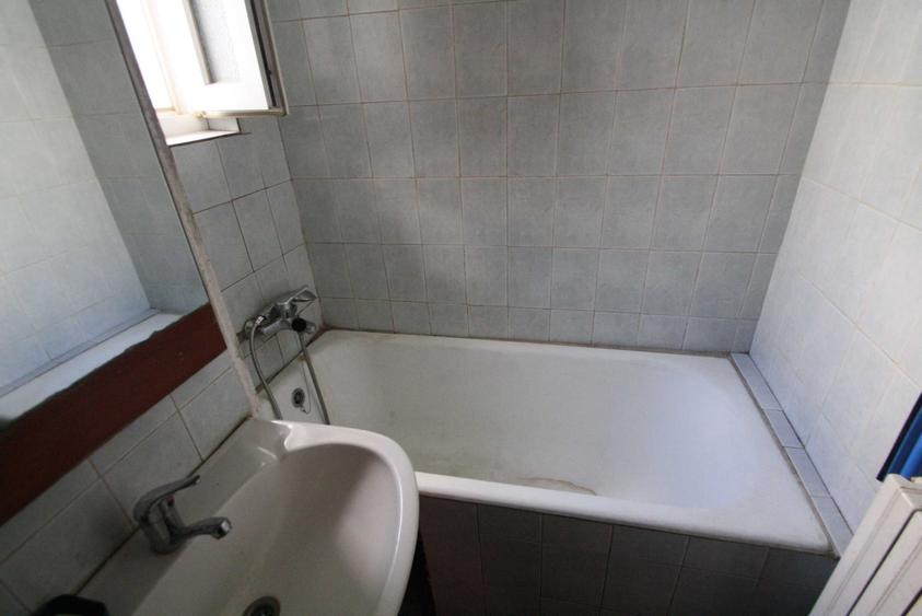 Apartament cu 3 camere decomandat în Exterior Vest