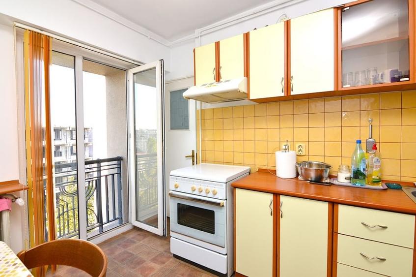 Apartament cu 3 camere decomandat, mobilat în Unirii