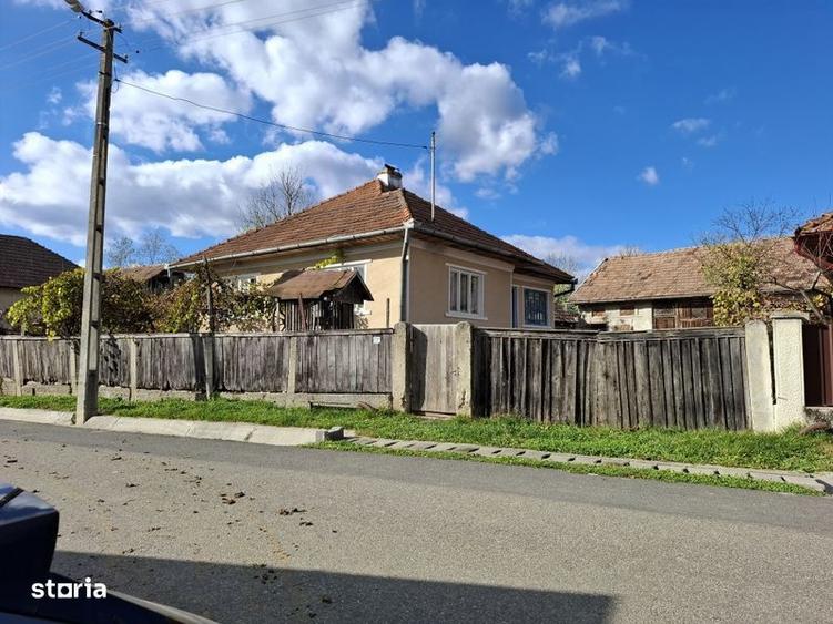 Casă cu 3 camere cu Teren 70 Mp în Băbeni