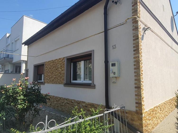 Casă individuală cu 3 camere cu Canalizare în Girocului