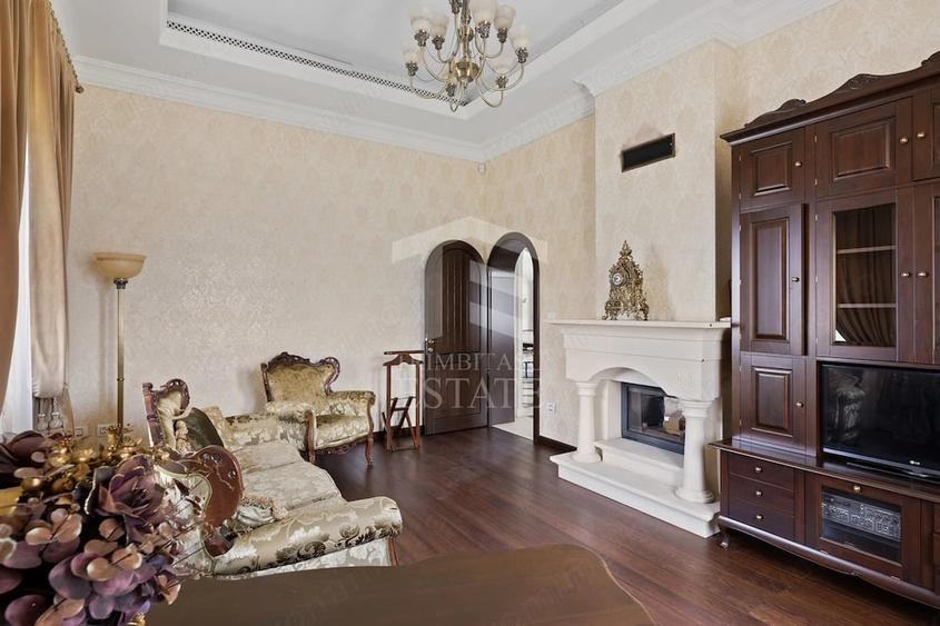 Casă cu Teren 1736 Mp în Mândruloc