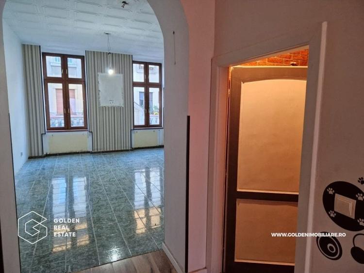 Apartament cu 3 camere semidecomandat în Ultracentral