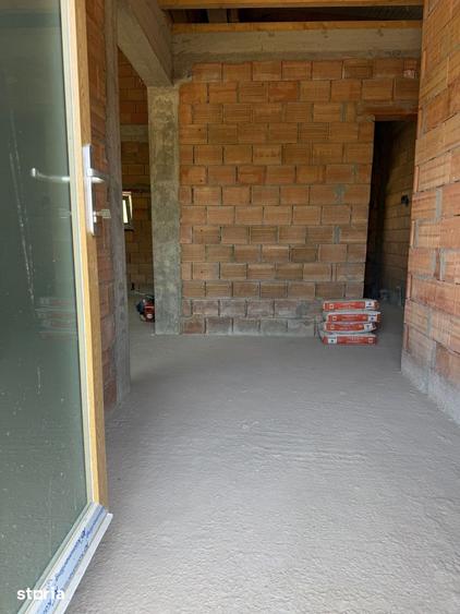 Casă cu 3 camere cu Teren 400 Mp în Corunca