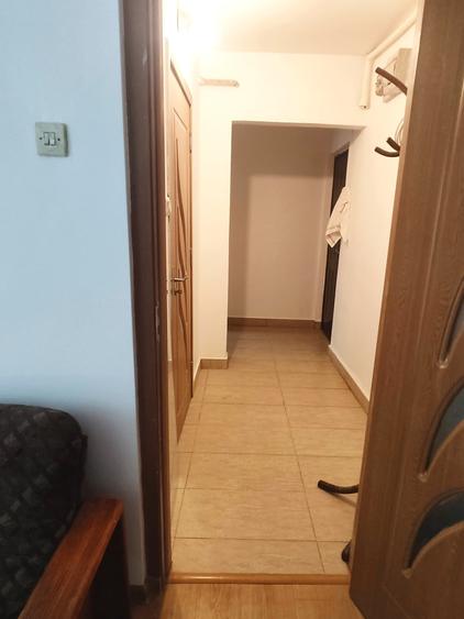 Apartament cu 3 camere semidecomandat în Dacia