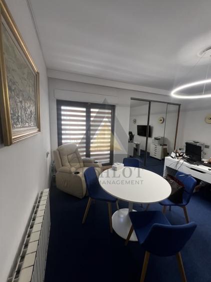 Apartament cu 4 camere semidecomandat în Aviatorilor
