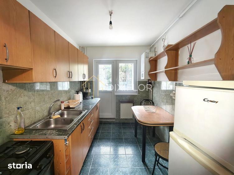Apartament cu 3 camere decomandat în 22 Decembrie 1989