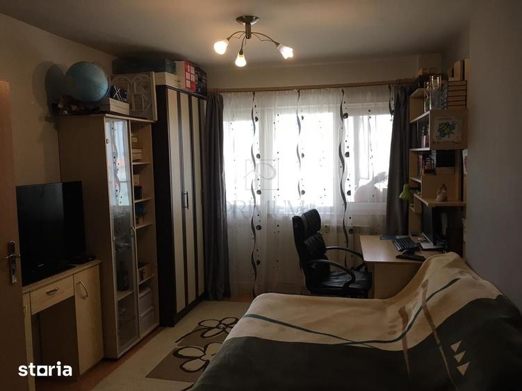 Apartament cu 4 camere decomandat în Simion Bărnuțiu