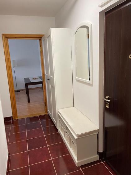 Apartament cu 2 camere decomandat în Nicolina