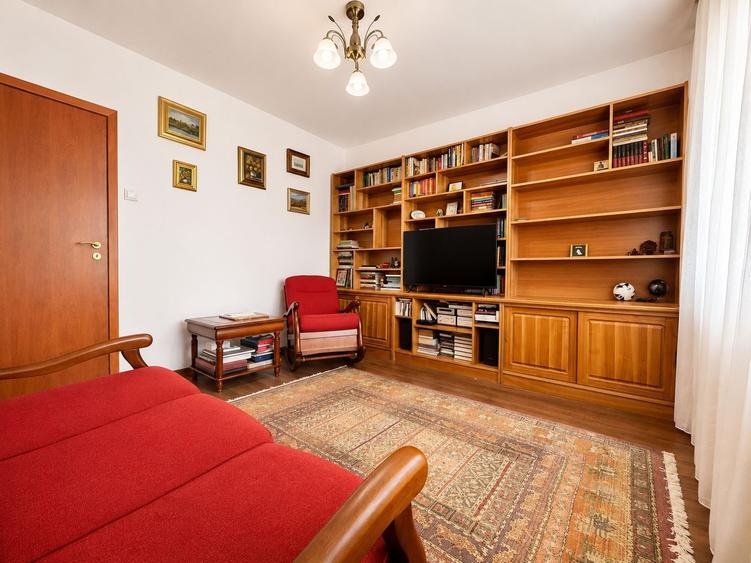 Apartament cu 3 camere decomandat, mobilat în 13 Septembrie