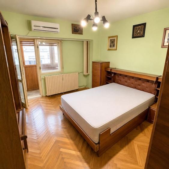 Apartament cu 3 camere decomandat în Decebal