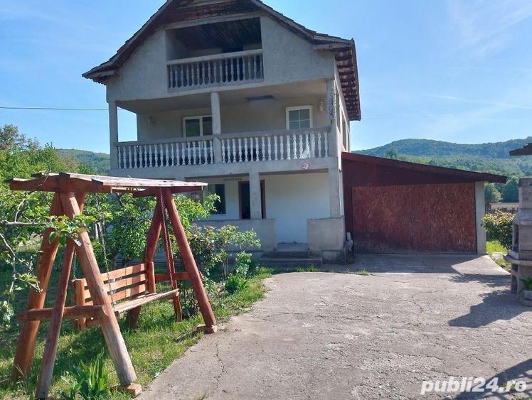 Casă cu 4 camere cu Teren 1000 Mp în Vulcan