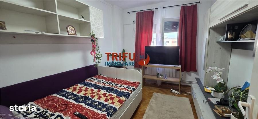 Apartament cu 3 camere decomandat în Cetate