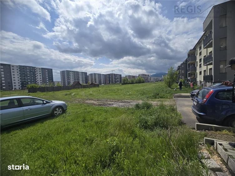 Spațiu comercial, în Tractorul
