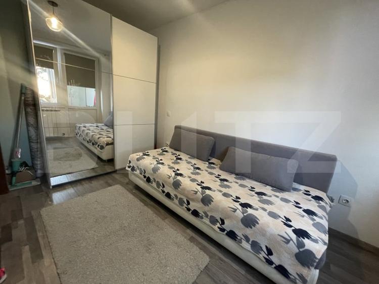 Apartament cu 3 camere decomandat, mobilat în Central