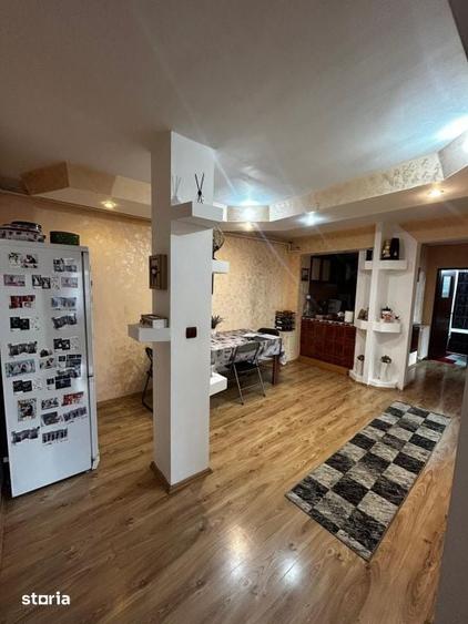 Apartament cu 4 camere decomandat în Republicii