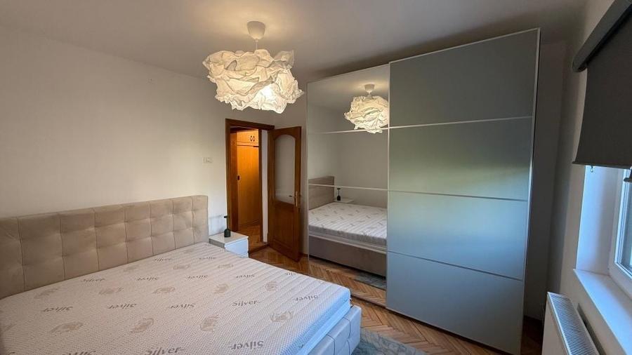 Apartament cu 3 camere decomandat în Baba-Dochia