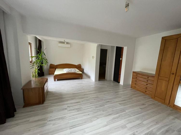 Apartament cu 3 camere decomandat, mobilat în Apărătorii Patriei