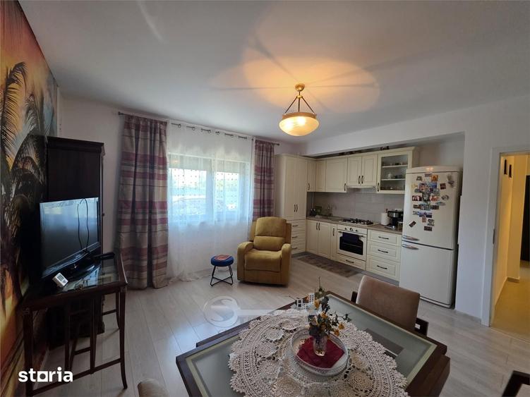 Apartament cu 3 camere decomandat în Valea Lupului