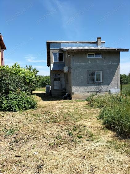 Casă cu 4 camere în Dragomirești-Deal