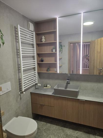 Apartament cu 2 camere decomandat în Metalurgiei