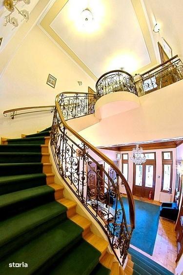 Casă cu Teren 370 Mp în Romană