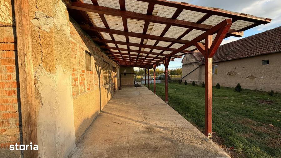 Casă cu 3 camere cu Teren 1284 Mp în Berveni