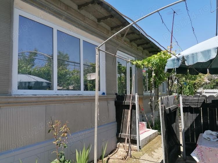 Casă cu 3 camere cu Teren 1558 Mp în Jurilovca