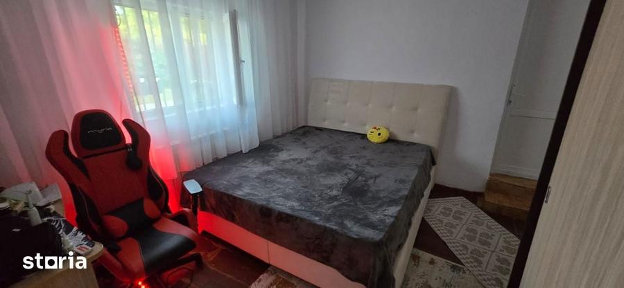 Casă cu 2 camere cu Teren 350 Mp în Roman