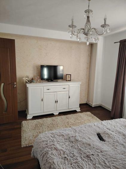 Apartament cu 4 camere decomandat în Obcini