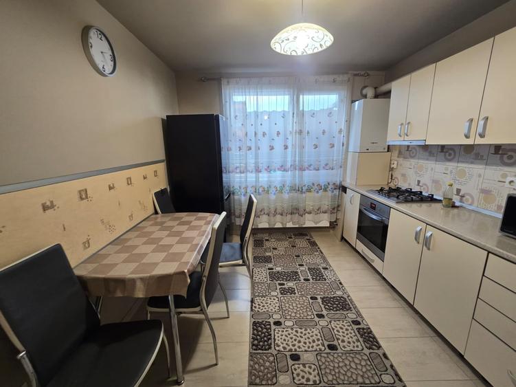 Duplex cu 4 camere cu Canalizare în Florești