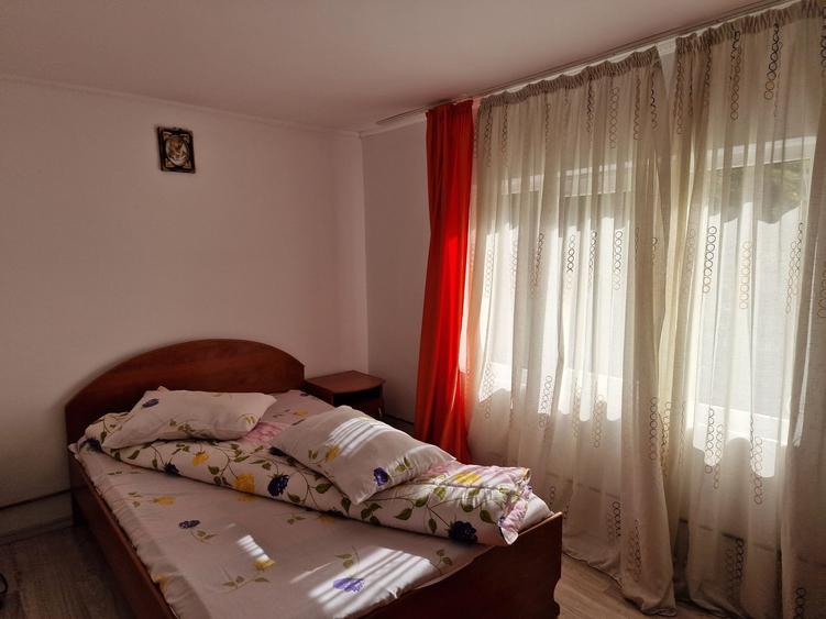 Casă cu 4 camere în Rucăr