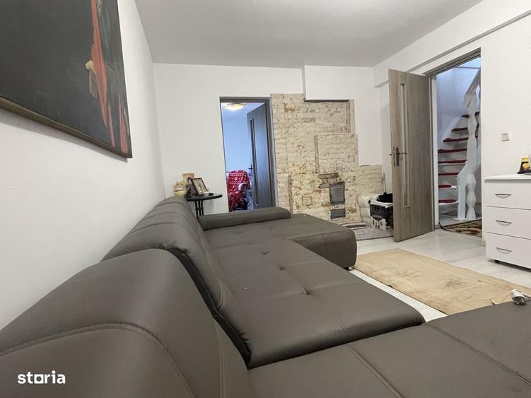 Casă cu 4 camere în Cârlig