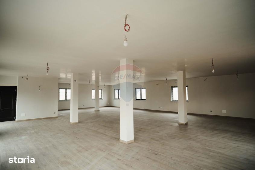 Spațiu comercial, de 200 mp, în Marginea