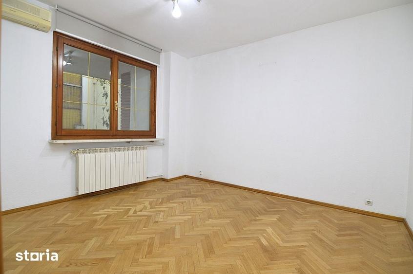 Casă cu 8 camere cu Teren 350 Mp în Gara de Nord