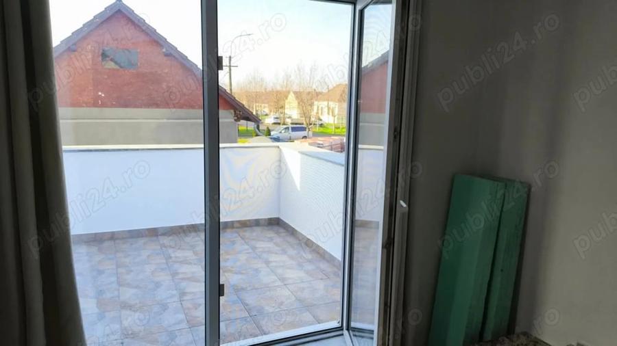 Casă cu 6 camere cu Teren 2878 Mp în Tomnatic