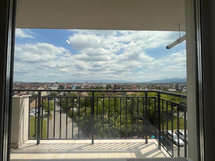 Apartament cu 2 camere semidecomandat în Turnișor