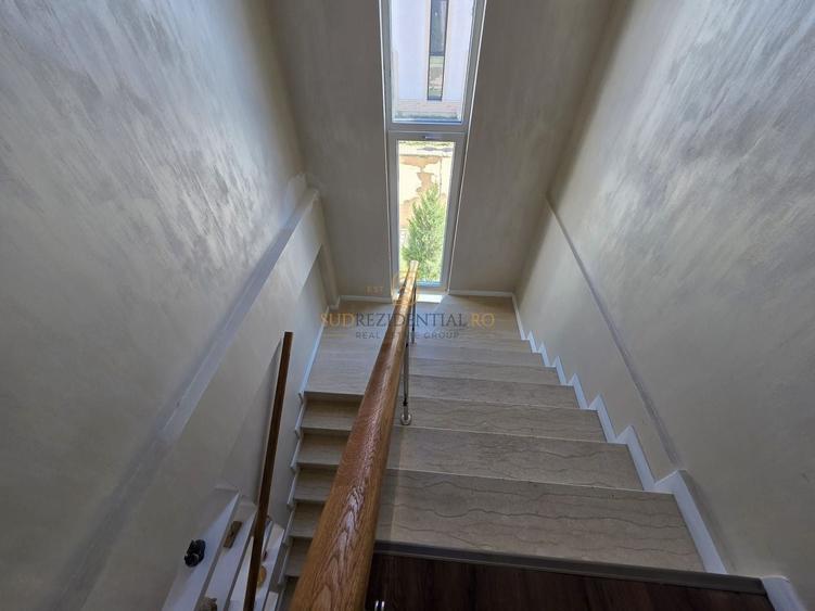 Duplex cu 5 camere cu Teren 303 Mp în Berceni