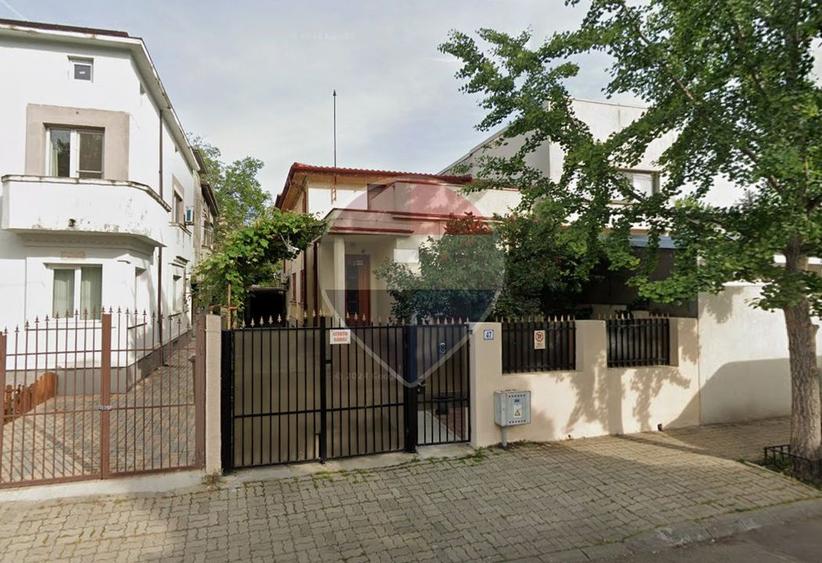 Casa de vanzare, 138 mpu, 244 teren, curte, garaj,  Cartierul Domenii - 34