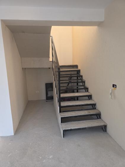 Casă cu 4 camere în Mihail Kogălniceanu
