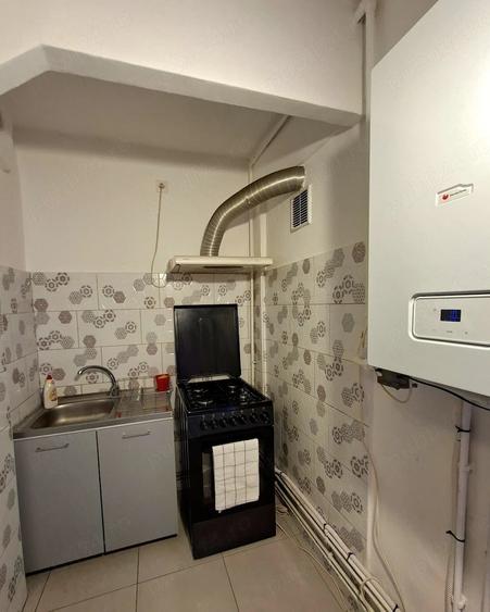 Apartament cu 3 camere decomandat în Tudor