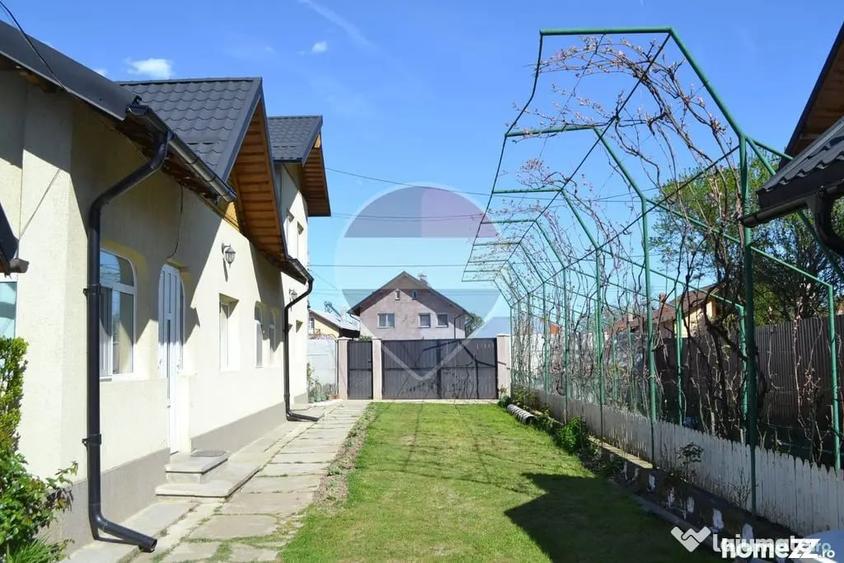 Casă cu 5 camere cu Teren 1842 Mp în Boboci