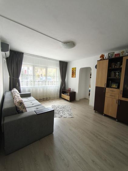 Inchiriez apartament 2 camere - 5
