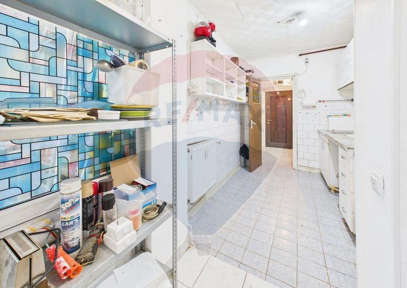 Apartament cu 3 camere semidecomandat în Basarabia