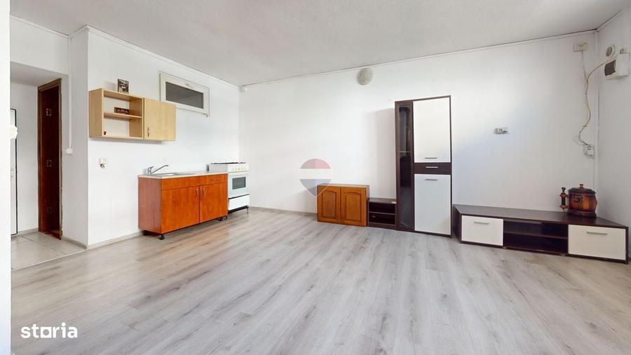 Apartament cu 3 camere în Florilor