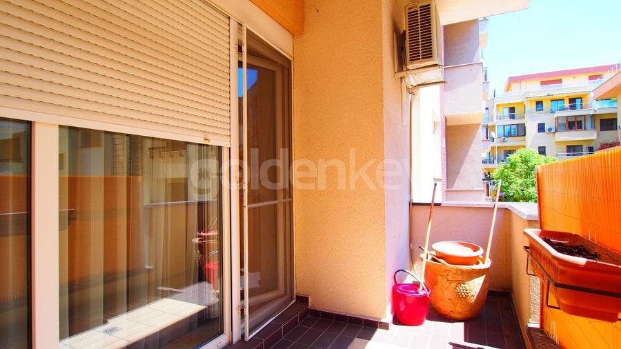 Apartament cu 3 camere langa parc, garaj - 1