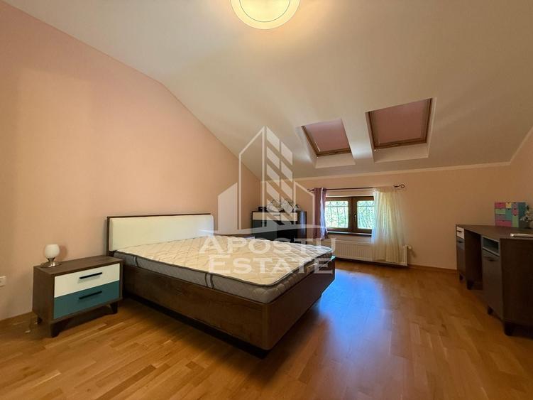 Casă individuală cu 16 camere cu Piscina în Ghirodei